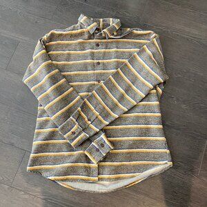 AMERICAN APPAREL FLANNEL SIZE MEDIUM PREOWNED MADE IN USA